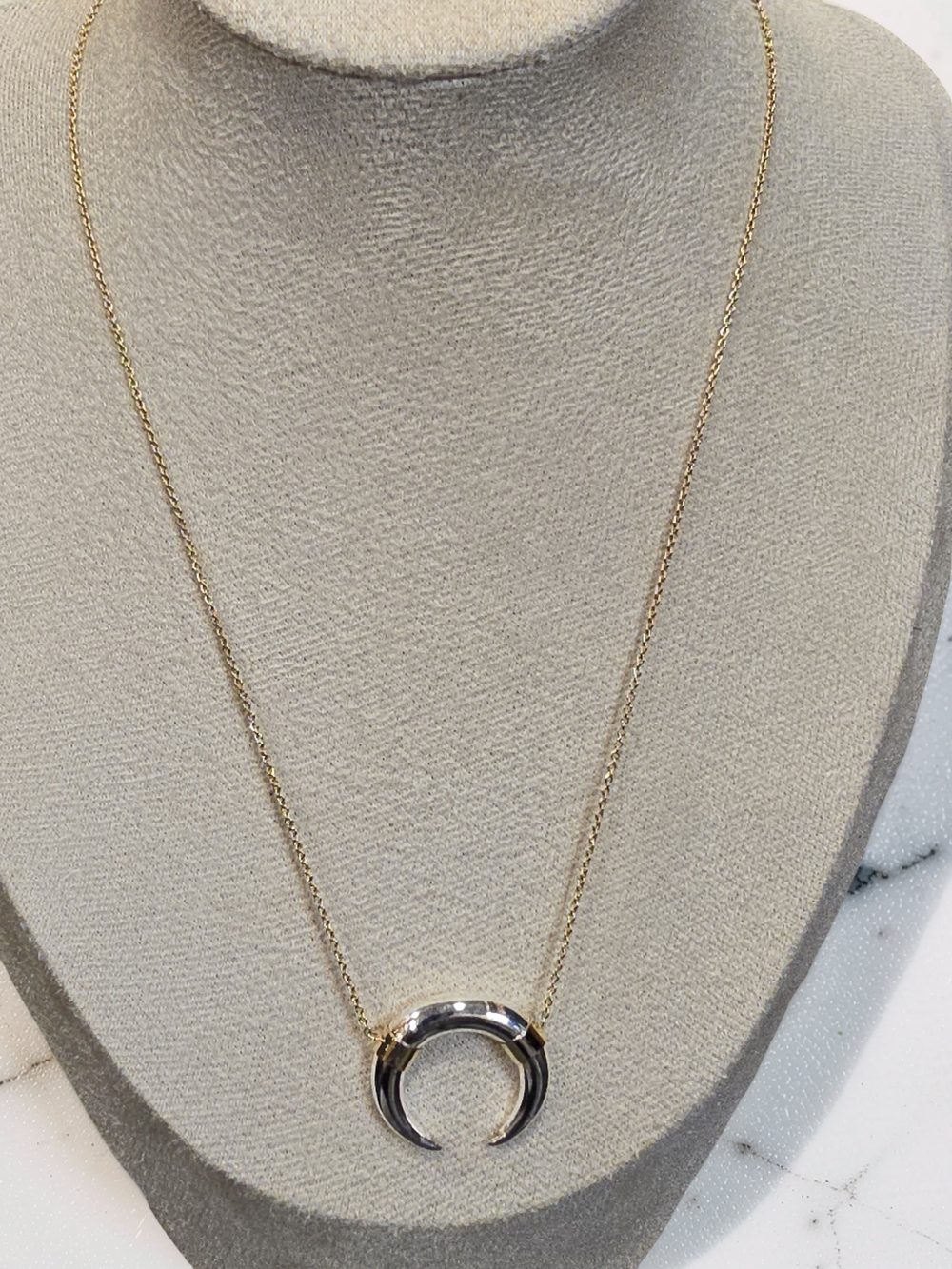 Stella & Dot Luna Horn Pendant Necklace Retired